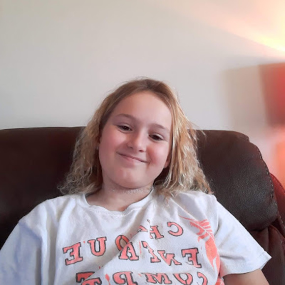 Meet your Posher, Dominique - Picture 1 of 1